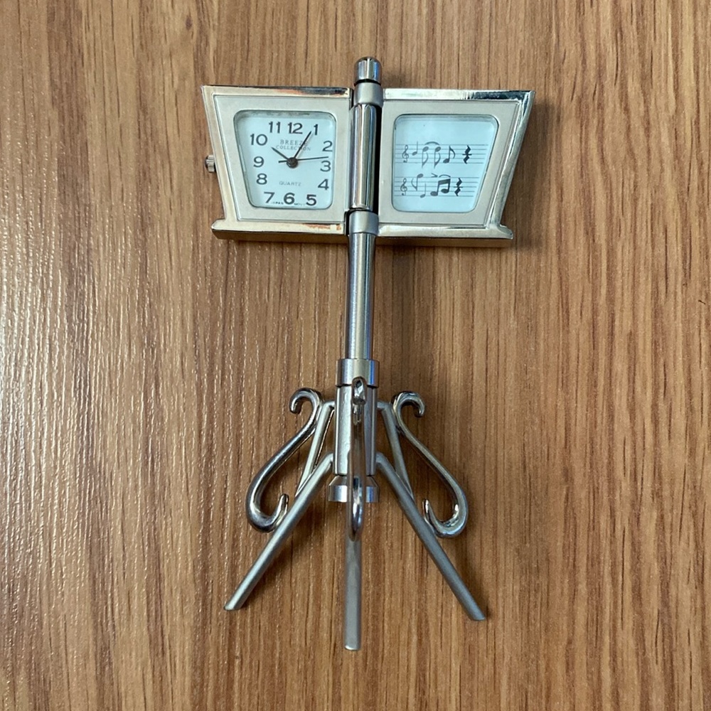 ❤️ Music Stand Clock New in Box